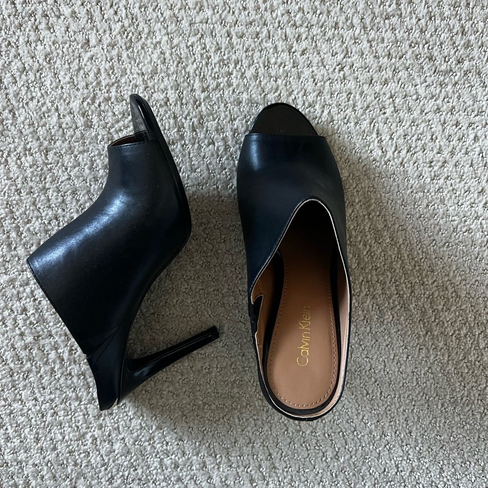 Calvin Klein sandals size 7.5